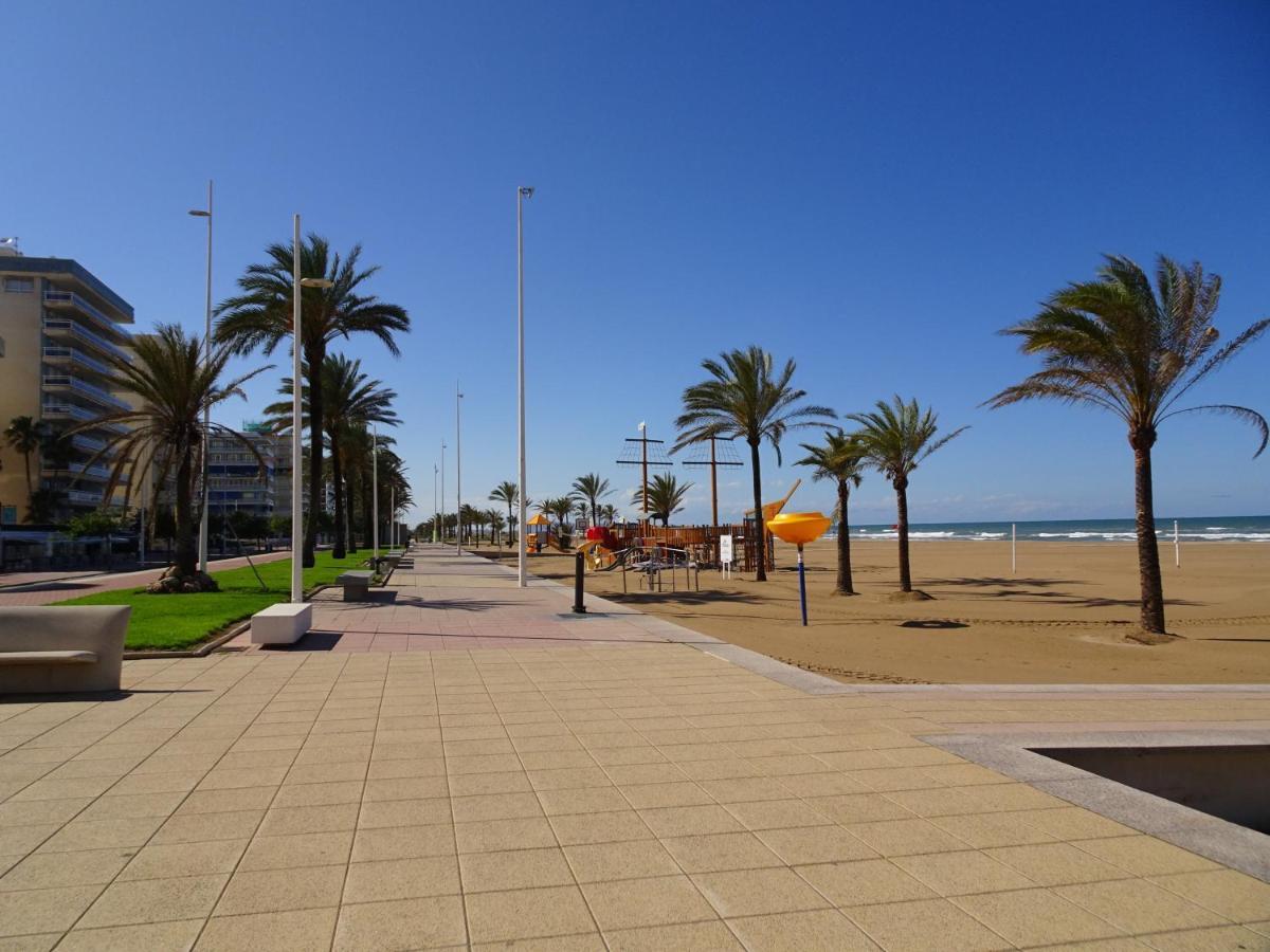 Universidad Del Mar - Alquiler Solo Familias Гандия Экстерьер фото